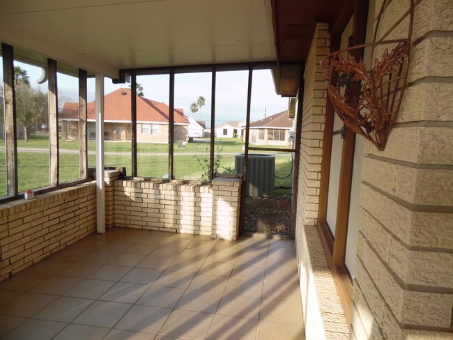 Building Photo - 2602 Ashley Dr