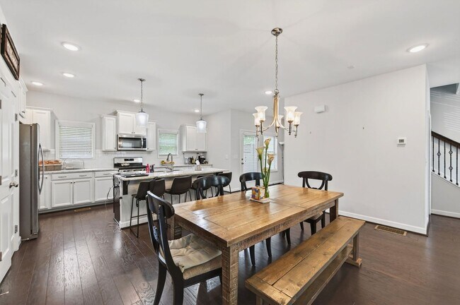 Building Photo - Stunning & Spacious Downtown Kennesaw Townhome 3 Bed 3.5 Bath w/2 Car Garage!