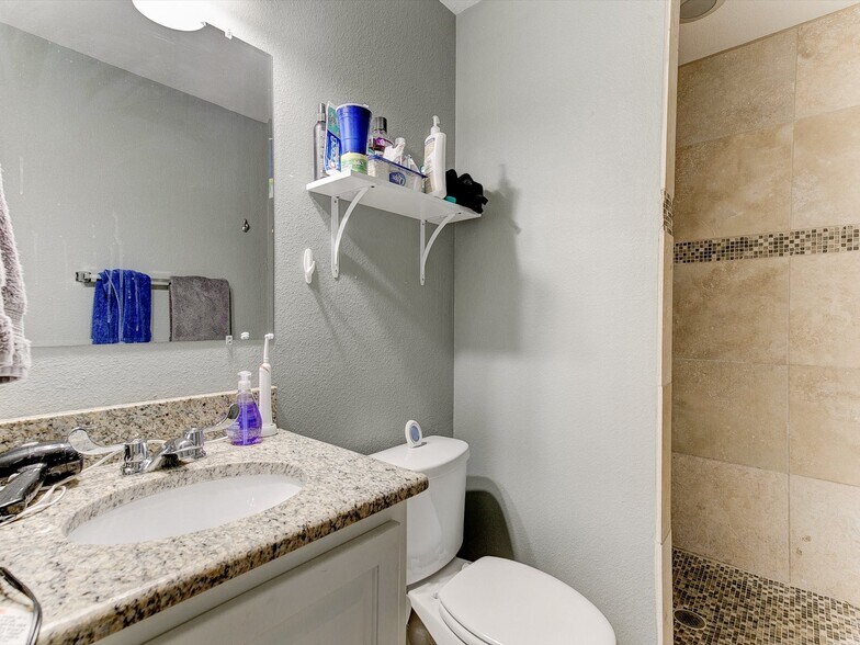 Building Photo - 2313 W Devitt St