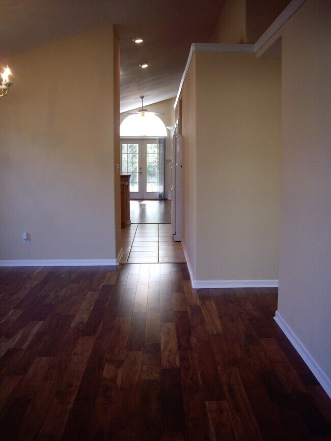 Building Photo - 1043 Winter Ln