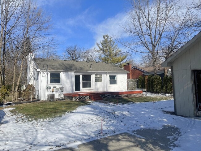 Building Photo - 15859 Buckingham Ave