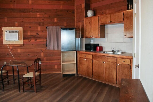 Building Photo - 6759 TX-105