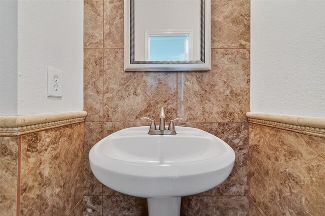 Building Photo - 19326 Colony Trail Ln