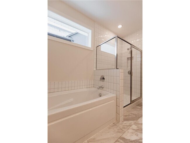 Building Photo - 13386 Fondant Trail N