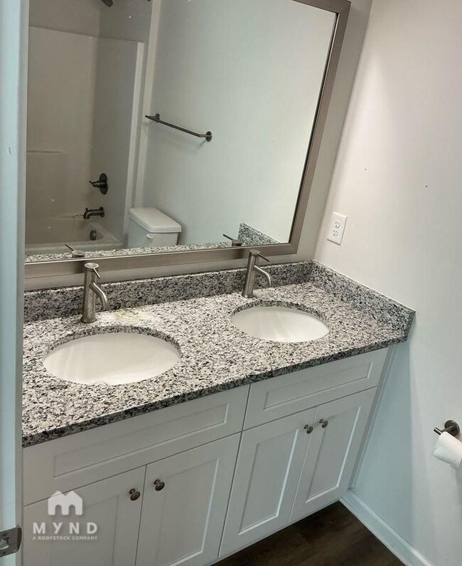 Building Photo - 134 Lauren Ct