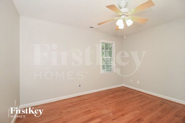 Building Photo - 125 Rustinburg Ct