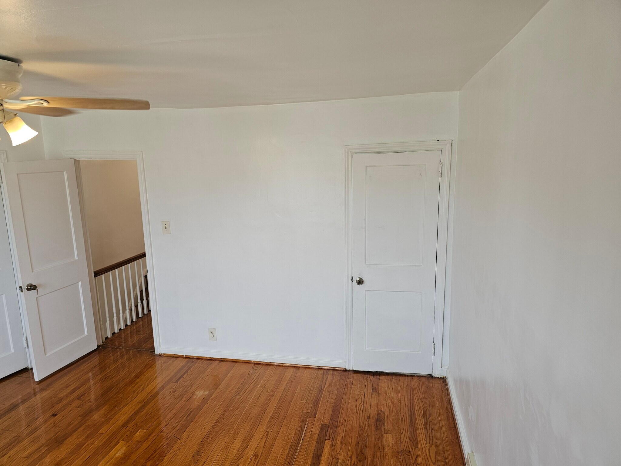 Master room - 1268 Stirling St