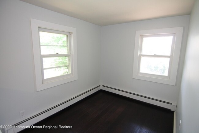 Building Photo - 15-17 E Lincoln Avenue Unit 17
