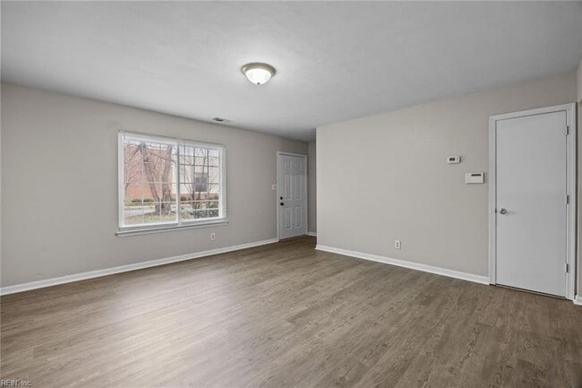 Building Photo - 3324 Kansas Ave