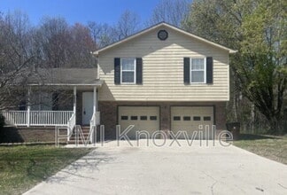 Building Photo - 2623 Crestpark Rd