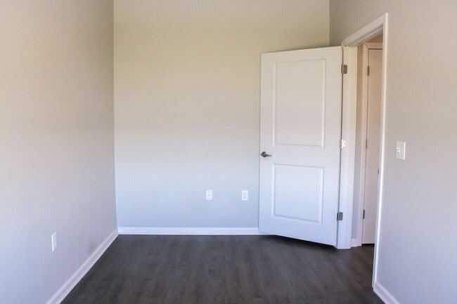 Building Photo - 3261 Redhawk St