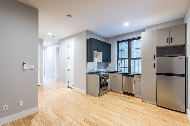 Primary Photo - "Charming 3-Bedroom Brooklyn Retreat with ...