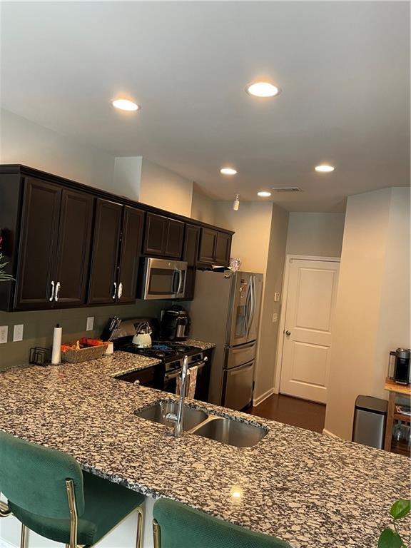 Building Photo - 7105 Elmwood Ridge Ct