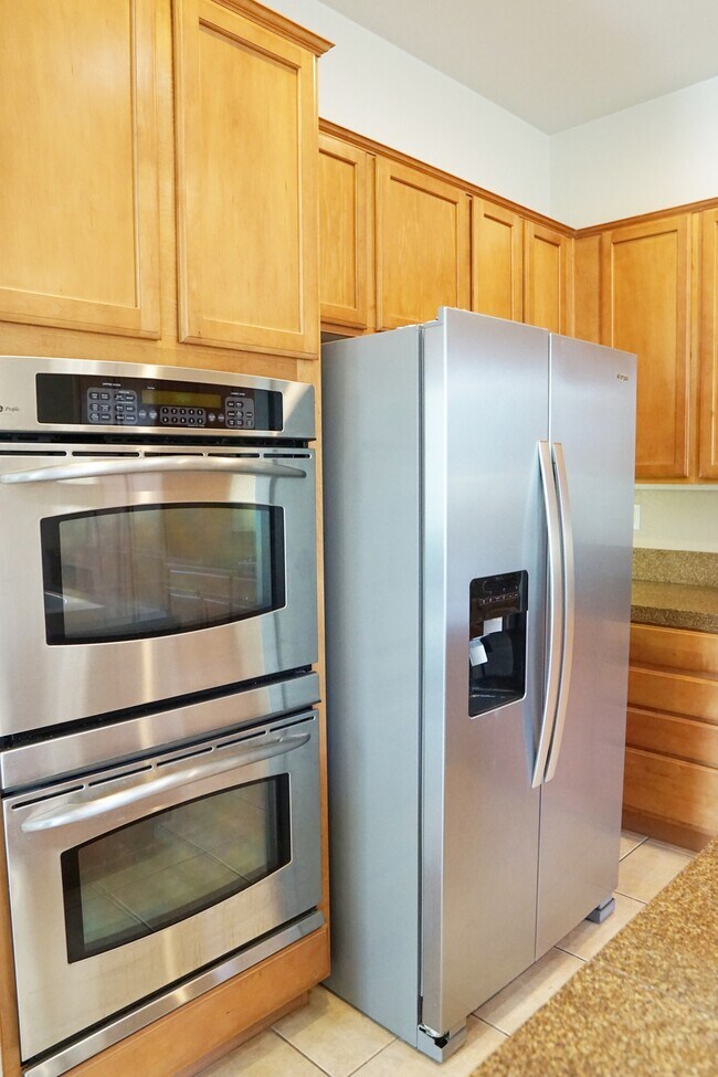 Building Photo - 79882 Viento Dr