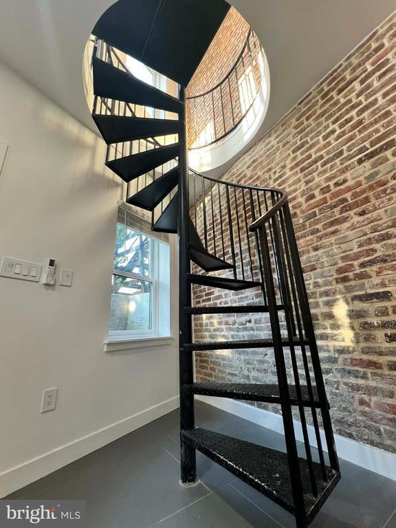 Building Photo - 718 Rhode Island Ave NW