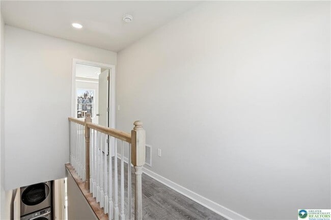 Building Photo - 1425 W Gordon St