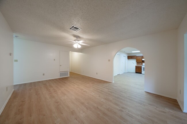 Building Photo - Home for Rent