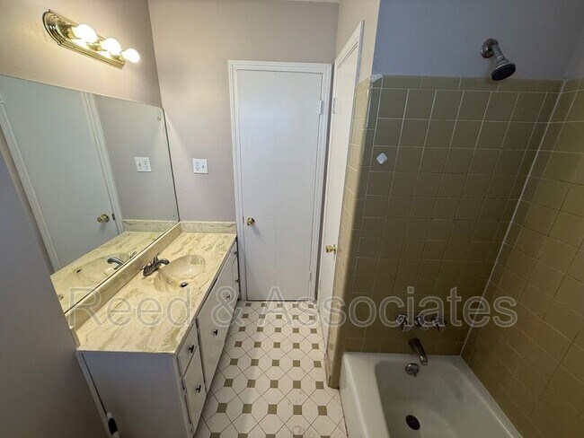 Building Photo - 4096 Silverleaf Rd