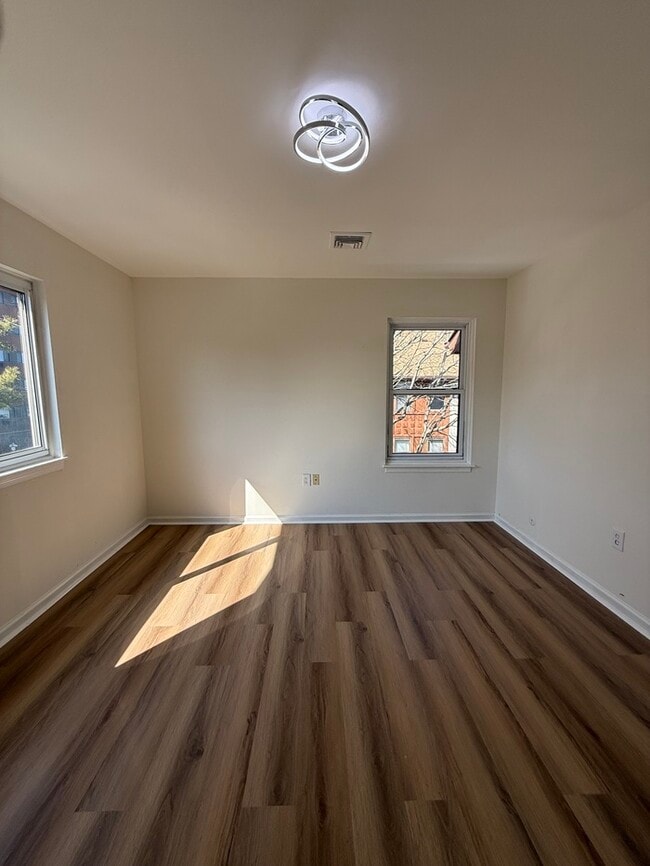 Building Photo - 1434 Mediterranean Ave