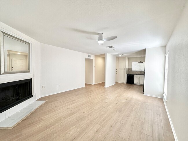 Building Photo - 4 Marabou Pl