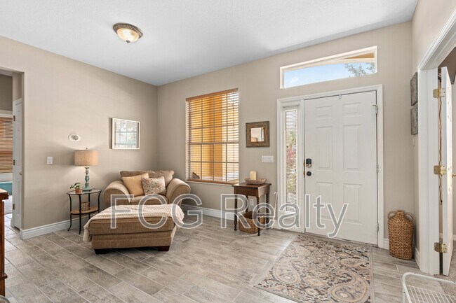 Building Photo - 825 Wildflower Rd