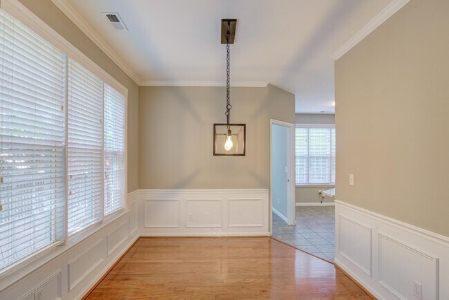 Building Photo - 1007 Brickstone Dr