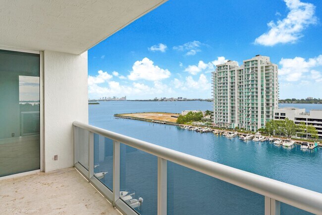 Building Photo - Spacious 3-Bedroom Bayfront Residence in North Bay Village