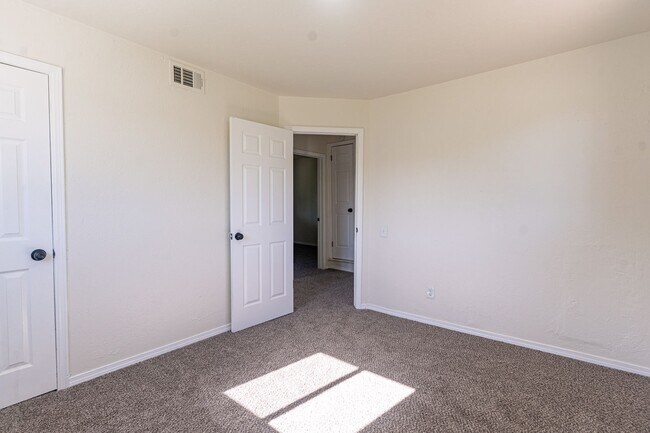 Building Photo - Rent to Own Available in Oklahoma City!