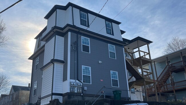 Building Photo - 12 Nashua St