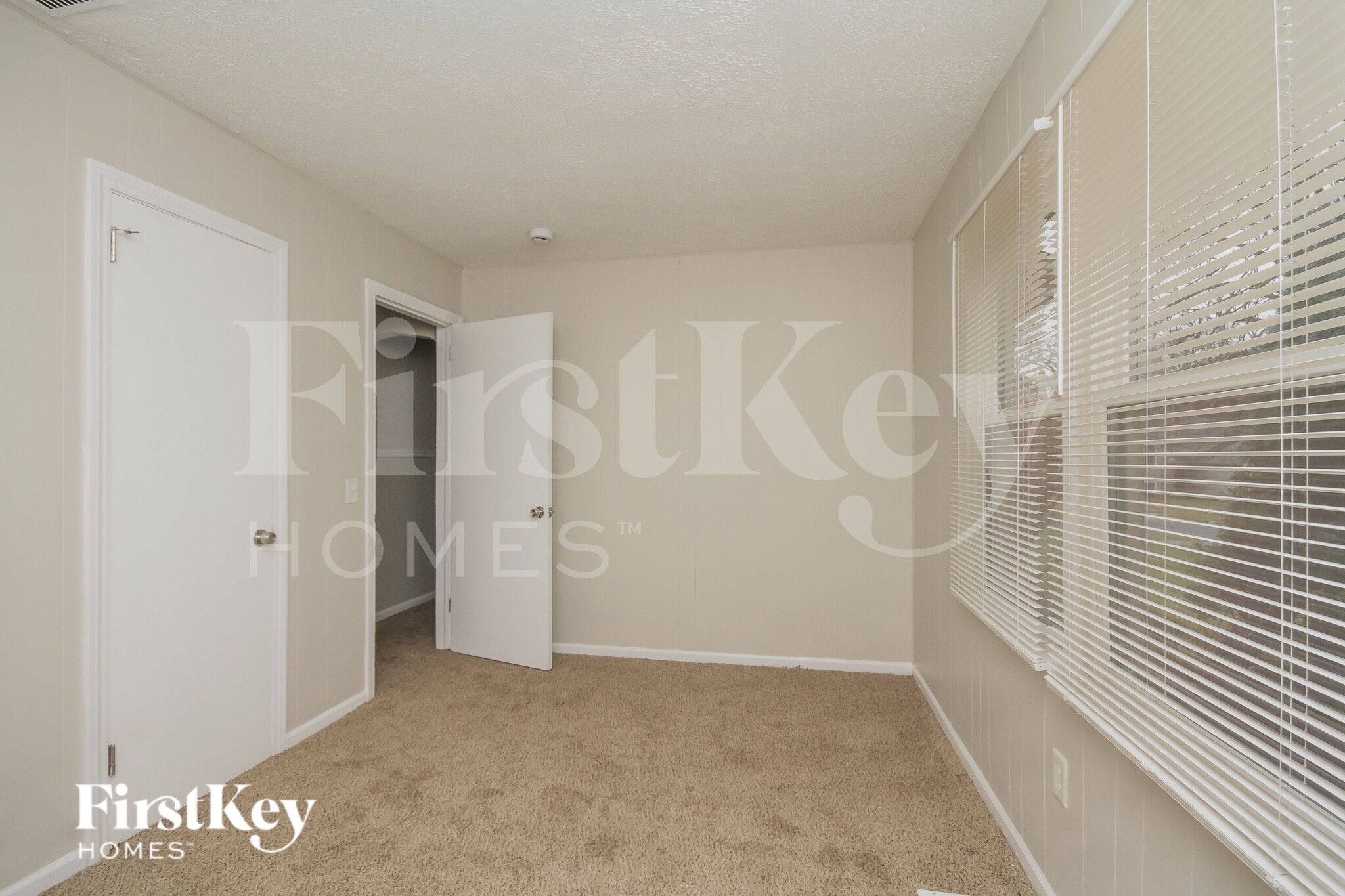 Building Photo - 639 N Martha St