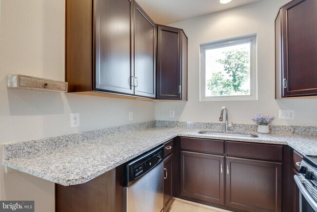 Building Photo - 42270 Yancey Terrace