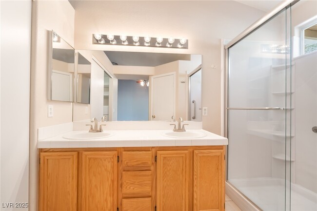 Building Photo - 812 Seco Verde Ave