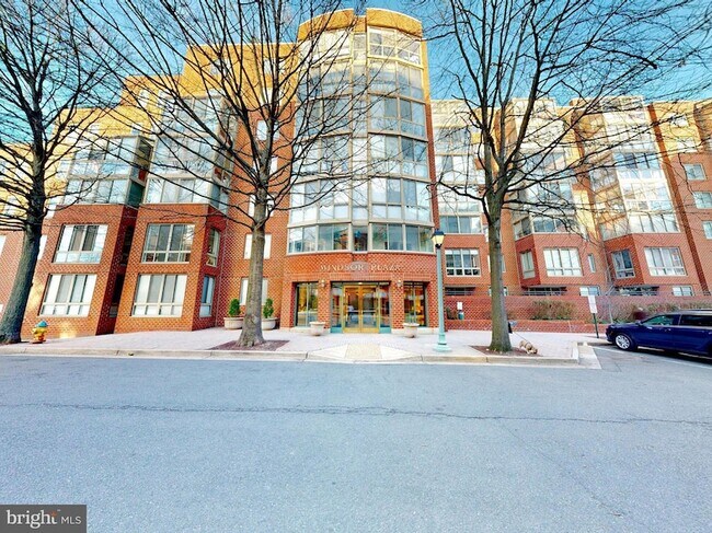 Building Photo - 1045 N Utah St