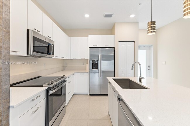 Building Photo - 8001 NW 41st St