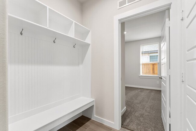 Building Photo - 2101 Fortune Dr