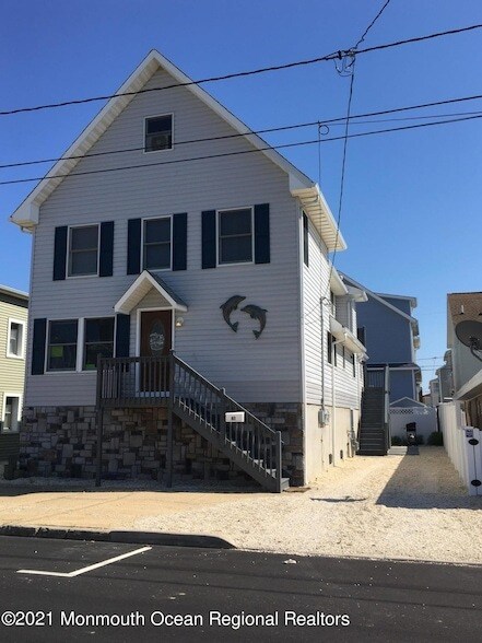 Building Photo - 61 Fielder Ave
