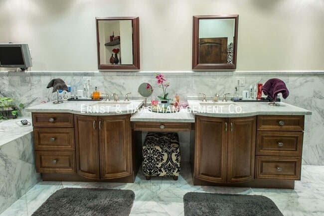 Building Photo - 3461 Montair Ave