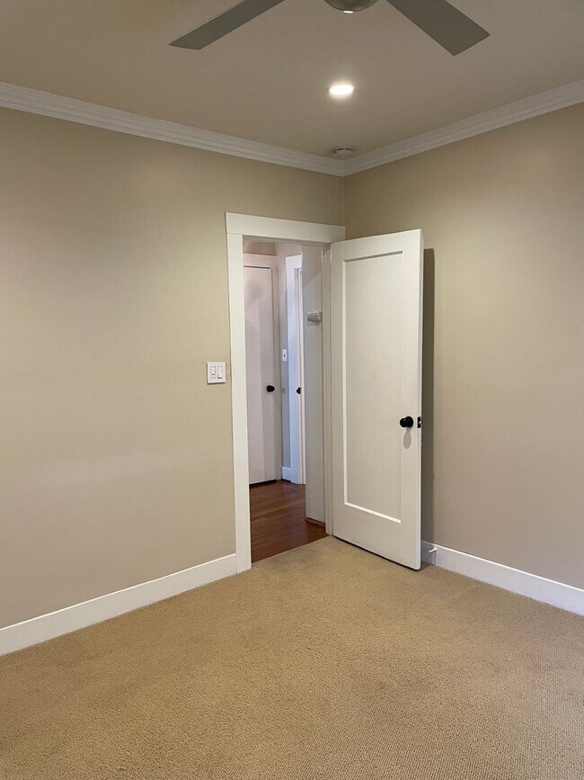 Building Photo - Single Family Home in East Sacramento W/Pool