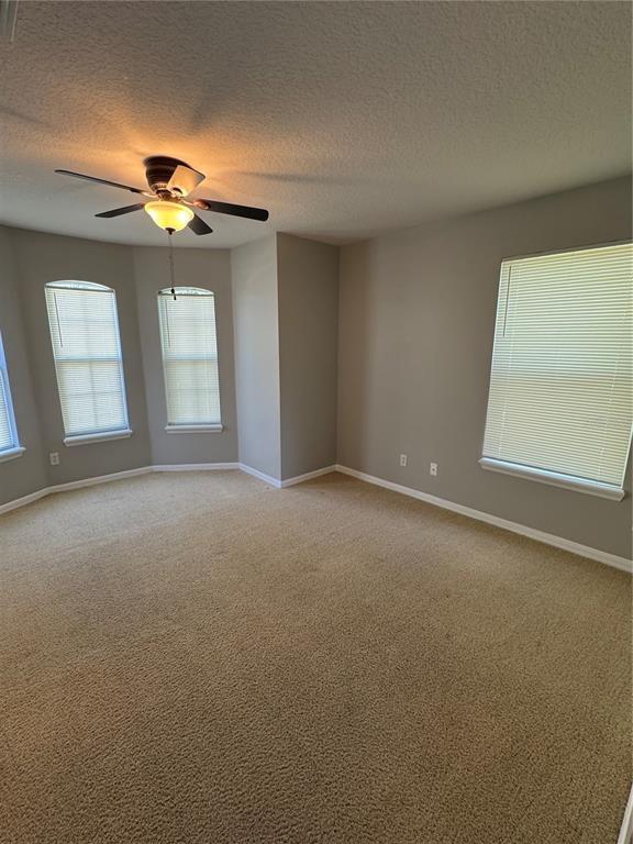 Building Photo - 559 Hiawatha Palm Pl