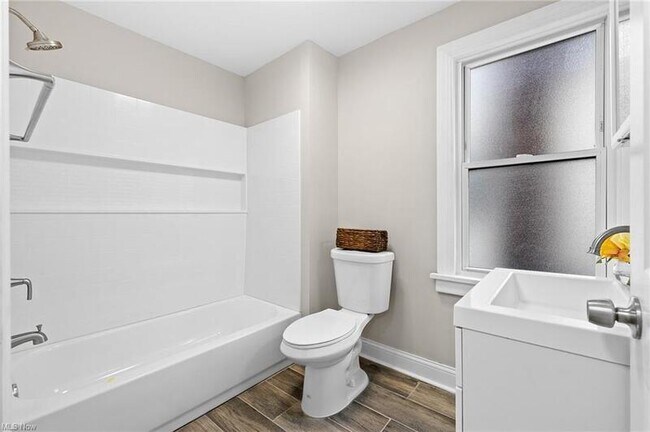 Building Photo - 3613 Cummings Rd