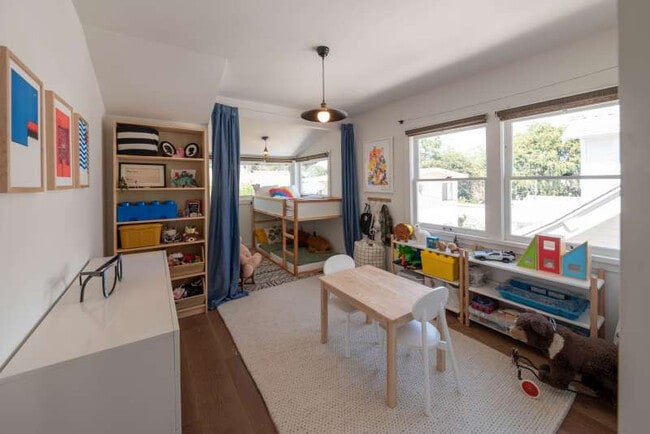 Building Photo - 405 N Avenue 66