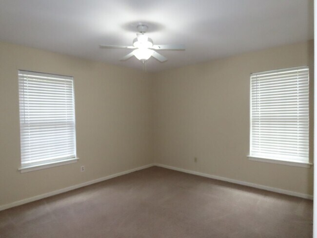 Building Photo - Cozy 3 Bedroom 2 Bathroom In Tyler!!