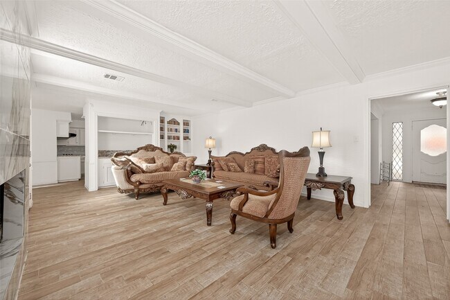 Building Photo - 3815 Fernglade Dr