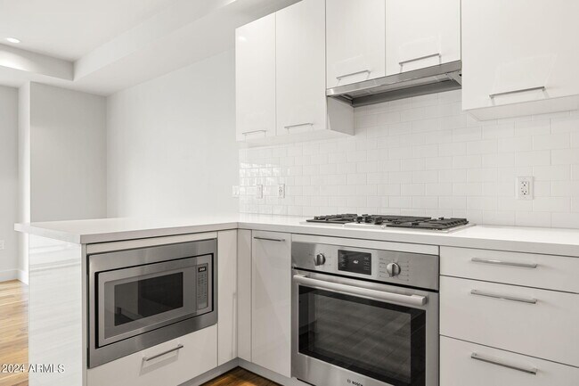 Building Photo - 4422 N 75th St