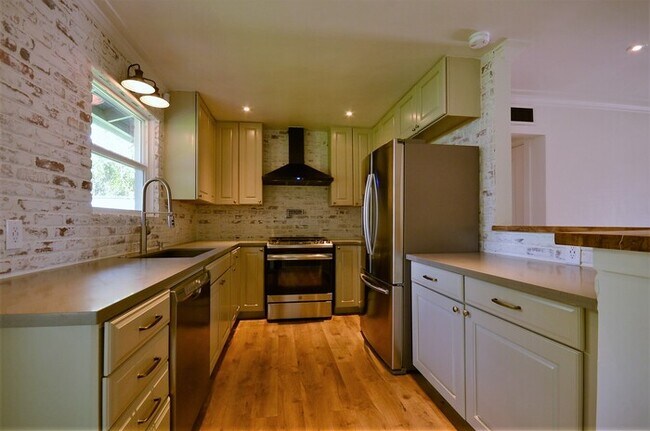 Building Photo - Beautiful Scottsdale Home 3 beds 2 baths G...