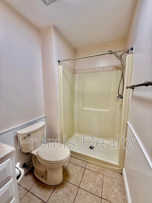 Building Photo - 2381 Timbercrest Cir W