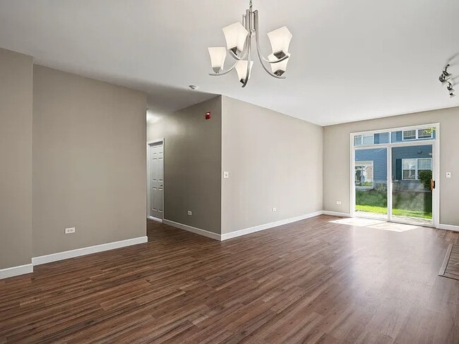 Building Photo - 2568 Golf Ridge Cir