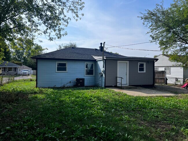 Building Photo - 5349 Pickford Dr