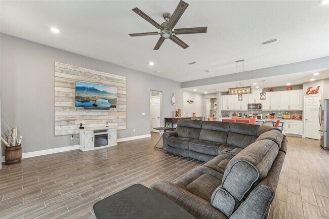 Building Photo - 6028 Milestone Dr