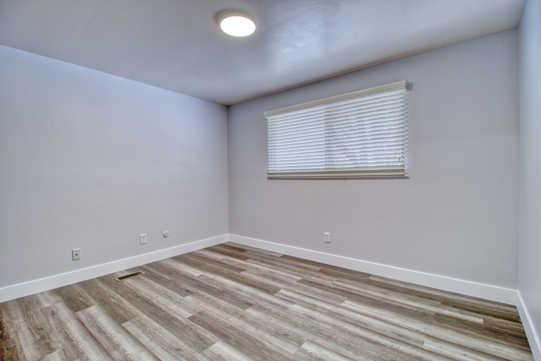 Building Photo - 492 N 1120 E